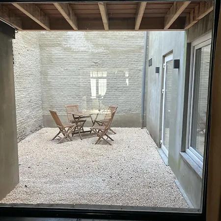 8z Dreamz 3 Apartment